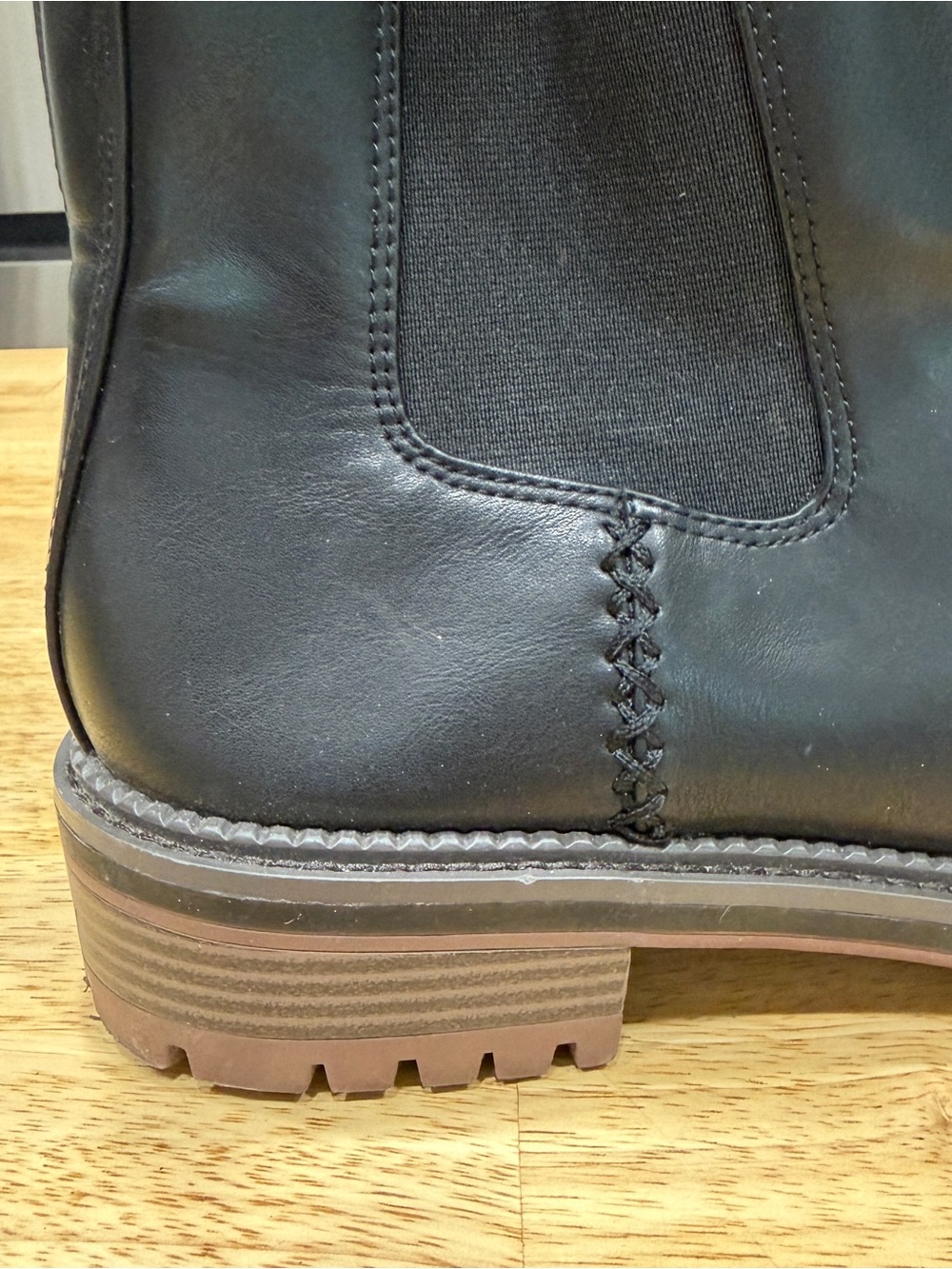 Black Crown Vintage Chelsea Lug Sole Boots - Picture 6 of 8